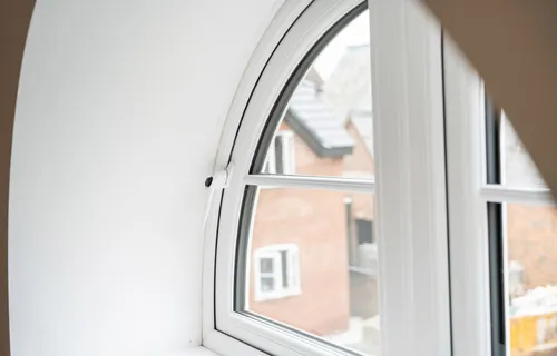fenetres-pvc-configurations-atypiques-noisy