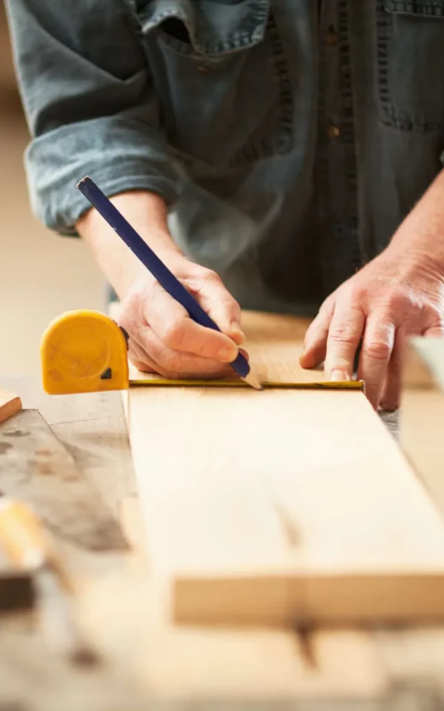 service-menuiserie-bois-artisanal-93.png.